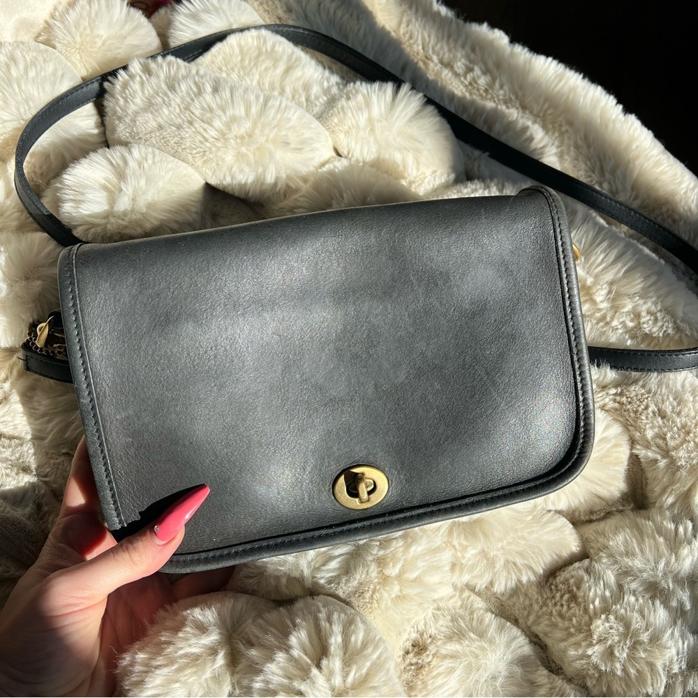1980s Vintage coach crossbody leather bag